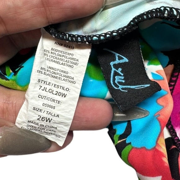 Azul by Maxine of Hollywood One Piece Swimsuit Tropical Hawaiian Flowers Plus 26 - Picture 5 of 6